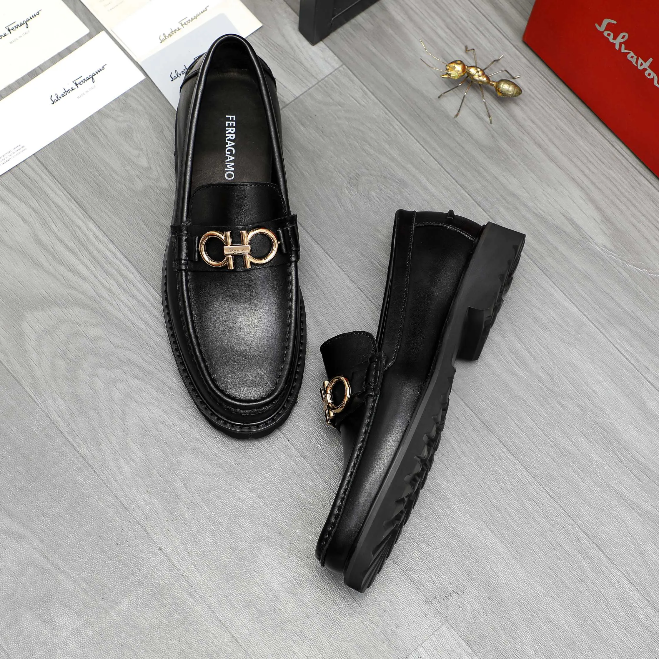 Men's shoes 💰442 Product trademark: Ferragamo "Ferragamo" business formal leather shoes Regular size: 38-46 (45.46 custom-made and non-refundable) Product materials: Selected high-quality cowhide upper, cowhide lining, non-slip rubber outsole